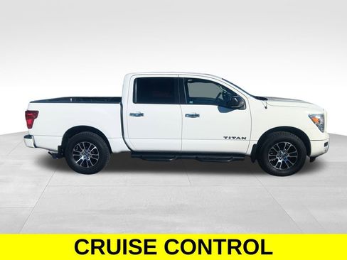 Used 2021 Nissan Titan SV w/ SV Convenience Package RWD image 7
