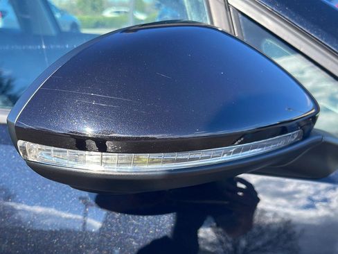 Used 2021 Volkswagen Golf 4-Door image 45