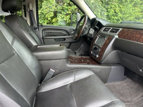 Used 2012 GMC Sierra 2500 Denali w/ Suspension Package, Off-Road image 14