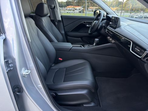 Used 2025 Acura ADX FWD image 32