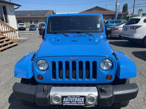 Used 2011 Jeep Wrangler Sahara AWD/4WD image 2