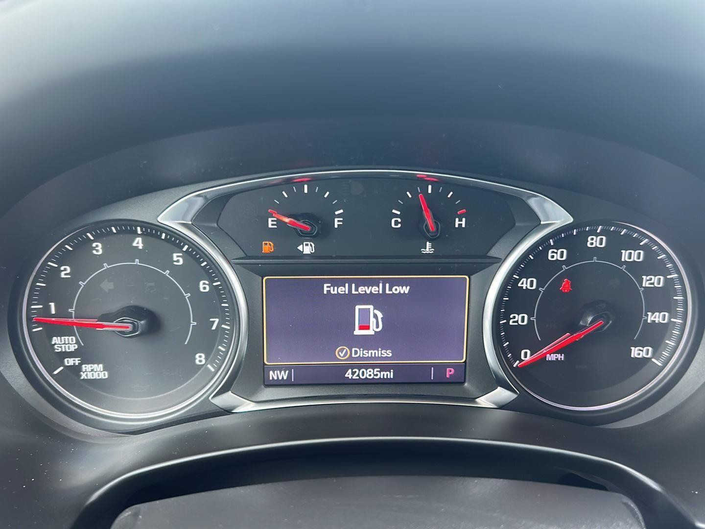 Used 2023 GMC Terrain SLT w/ Tech Package FWD image 11