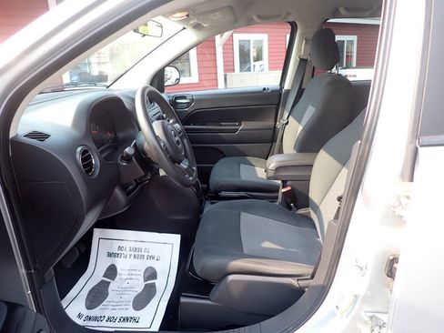 Used 2012 Jeep Compass Sport AWD/4WD image 8