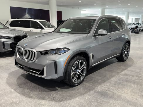New 2026 BMW X5 sDrive40i w/ Climate Comfort Package image 3