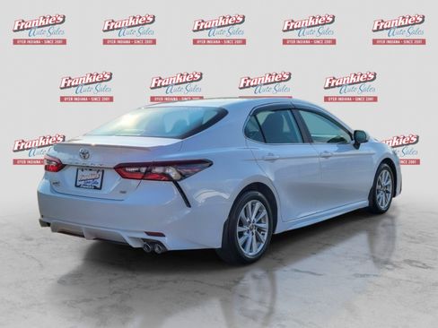 Used 2023 Toyota Camry SE FWD image 5