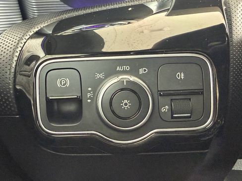 Used 2019 Mercedes-Benz A 220 4MATIC image 25