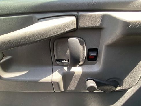 Used 2014 Chevrolet Express 3500 RWD image 15