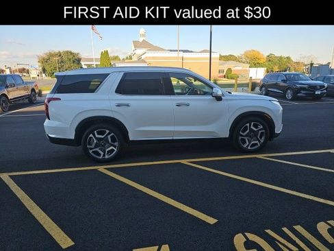 Used 2024 Hyundai Palisade Limited image 9