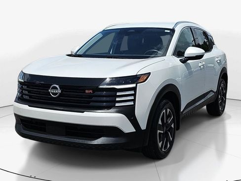 Used 2025 Nissan Kicks SR FWD image 11