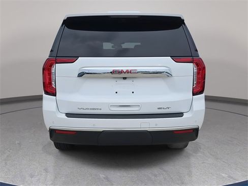 Used 2023 GMC Yukon XL SLT w/ SLT Premium Package image 7
