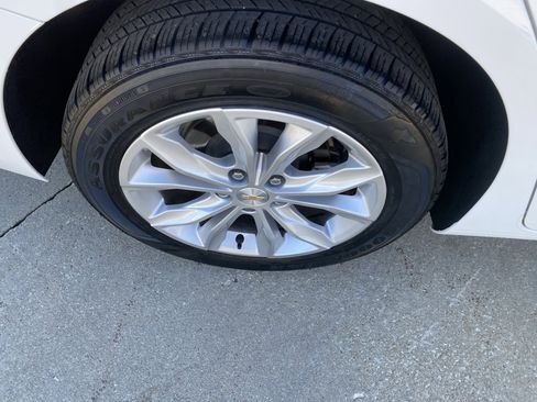 Used 2024 Chevrolet Malibu LT image 10