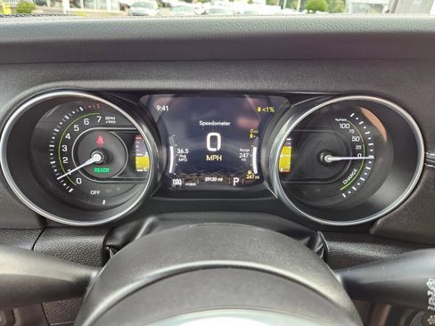 Used 2023 Jeep Wrangler Unlimited Sahara w/ Cold Weather Group AWD/4WD image 23