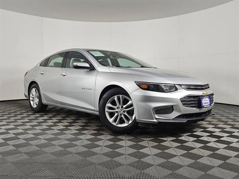 Used 2018 Chevrolet Malibu LT image 1