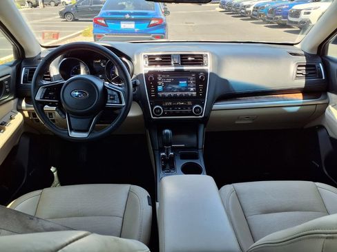 Used 2018 Subaru Outback 3.6R Limited AWD/4WD image 2