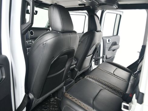 Used 2022 Jeep Wrangler Unlimited Sahara image 31