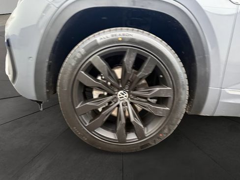 Used 2022 Volkswagen Atlas Cross Sport SEL Premium R-Line AWD/4WD image 9