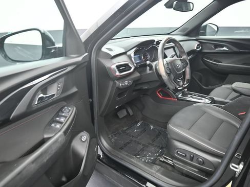 Used 2023 Chevrolet TrailBlazer RS w/ Sun and Liftgate Package FWD image 10