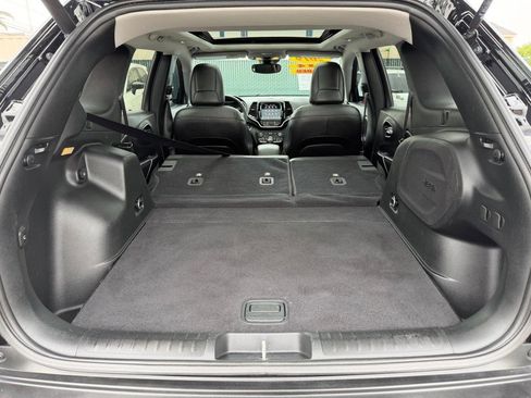 Used 2019 Jeep Cherokee Limited w/ Technology Group image 47