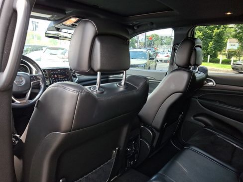 Used 2021 Jeep Grand Cherokee Laredo X AWD/4WD image 21