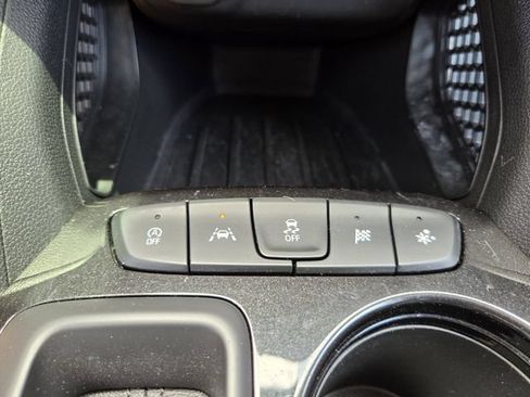 Used 2024 Chevrolet TrailBlazer LS w/ LS Convenience Package FWD image 26