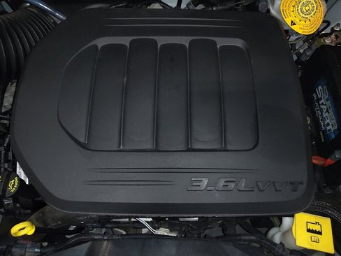 Used 2019 Dodge Grand Caravan SXT image 30