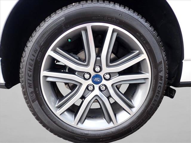 Used 2019 Ford Edge Titanium w/ Equipment Group 301A AWD/4WD image 7
