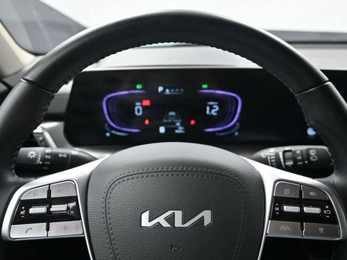 New 2025 Kia Telluride LX FWD image 15