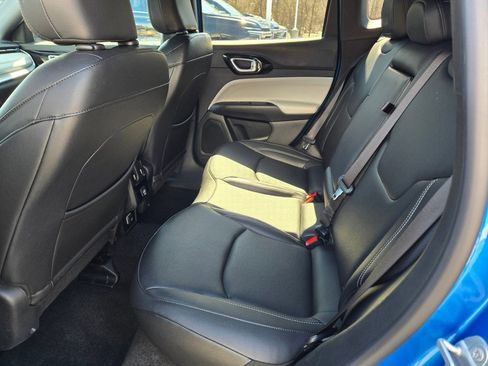 Used 2025 Jeep Compass Limited image 17