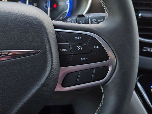 Used 2023 Chrysler Voyager LX FWD image 19