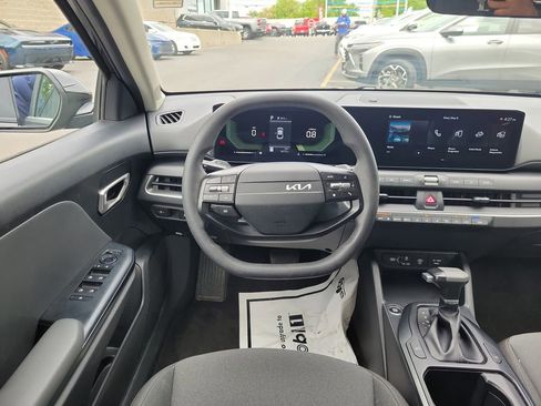 Used 2025 Kia K4 FWD image 13