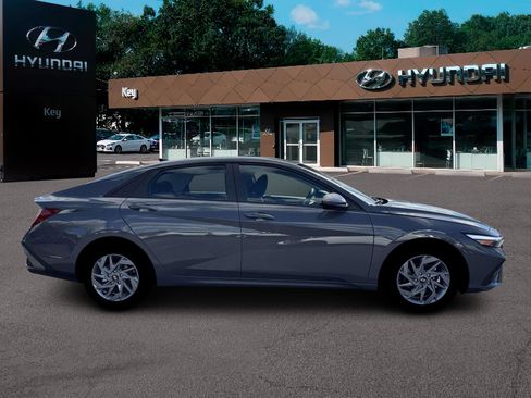 New 2026 Hyundai Elantra Blue image 9