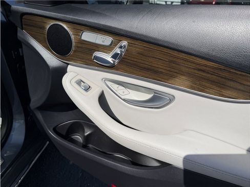 Used 2018 Mercedes-Benz C 300 Sedan w/ Premium Package image 31