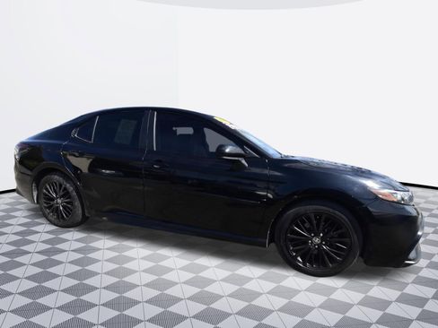 Used 2021 Toyota Camry SE w/ Carpet Mat Package (TMS) FWD image 4