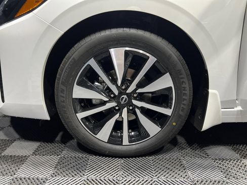 New 2025 Nissan Sentra SV w/ SV Premium Package image 26