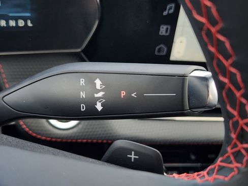 Used 2025 Chevrolet Equinox RS image 27