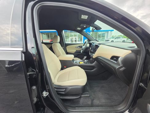 Used 2022 Chevrolet Traverse LS AWD/4WD image 13