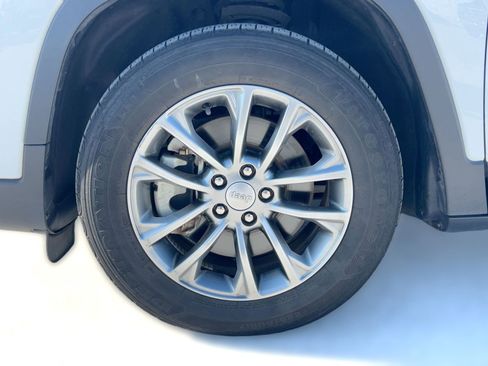 Used 2022 Jeep Cherokee Latitude Lux image 12