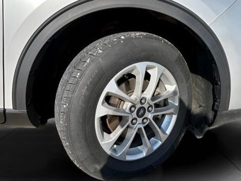 Used 2020 Ford Escape SE image 25