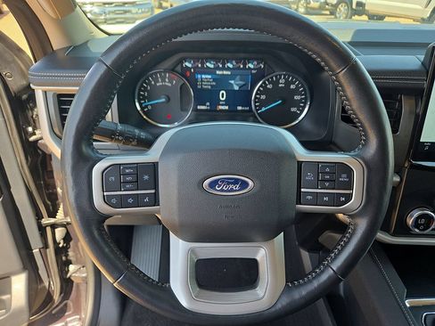Used 2024 Ford Expedition XLT RWD image 20