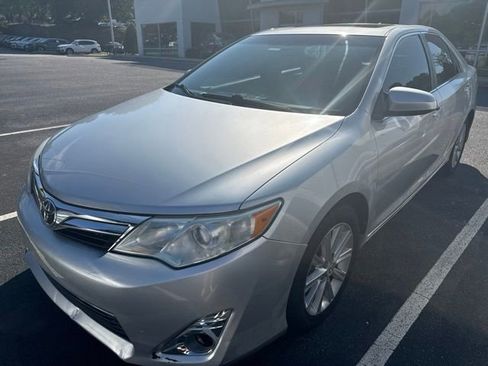 Used 2012 Toyota Camry XLE FWD image 11