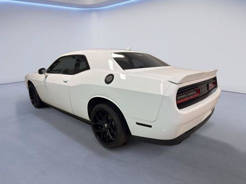 Used 2018 Dodge Challenger SXT Plus RWD image 7