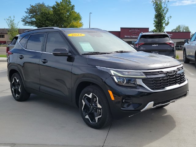 Certified 2025 Kia Seltos EX FWD image 7