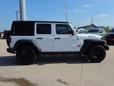 Used 2022 Jeep Wrangler Unlimited Sport AWD/4WD image 9