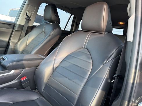 Used 2022 Toyota Highlander XLE image 14
