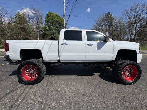 Used 2017 Chevrolet Silverado 2500 High Country w/ Duramax Plus Package AWD/4WD image 8