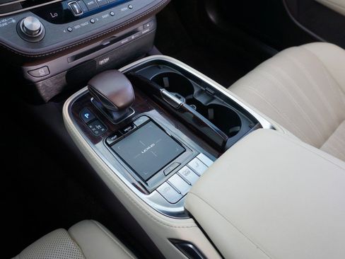 Used 2018 Lexus LS 500 AWD w/ Luxury Package image 18