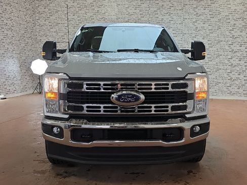 New 2026 Ford F250 XLT w/ FX4 Off-Road Package image 2