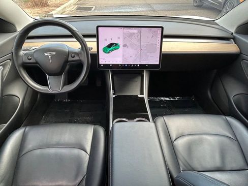 Used 2018 Tesla Model 3 image 10