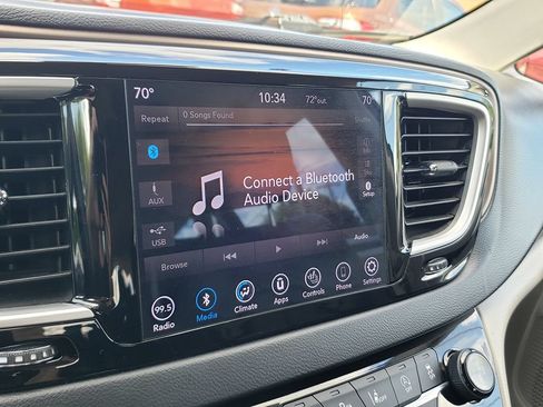 Used 2018 Chrysler Pacifica Touring-L w/ Advanced Safetytec Group FWD image 20