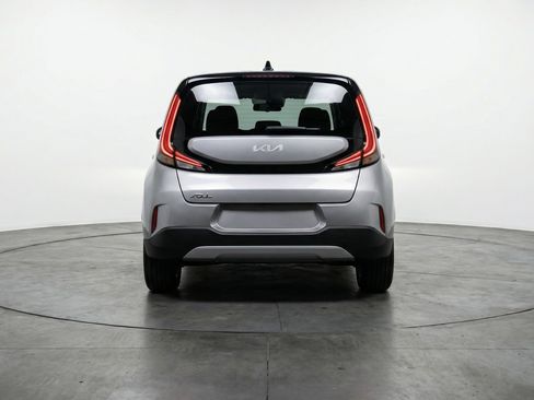 Used 2025 Kia Soul LX w/ LX Technology Package FWD image 6